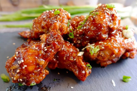 Крылышки лили по