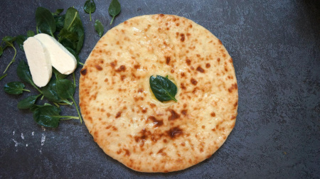 Осетинский пирог со шпинатом и сыром