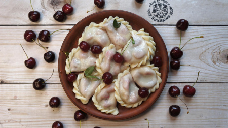 Вареники домашние с вишней 250 г